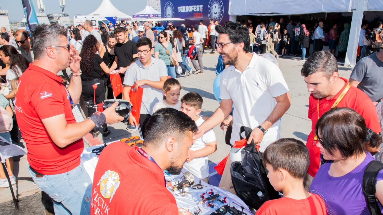 Selçuk Üniversitesinin tasarladığı dronelar TEKNOFEST’te ilgi odağı oldu